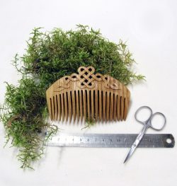 Деревянный круглый гребень для женских волос